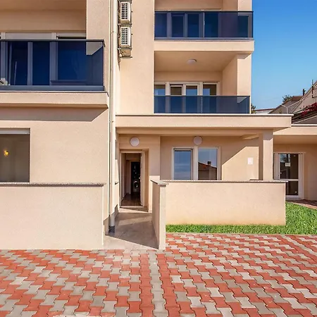 2 Bedroom Beautiful In Dramalj
